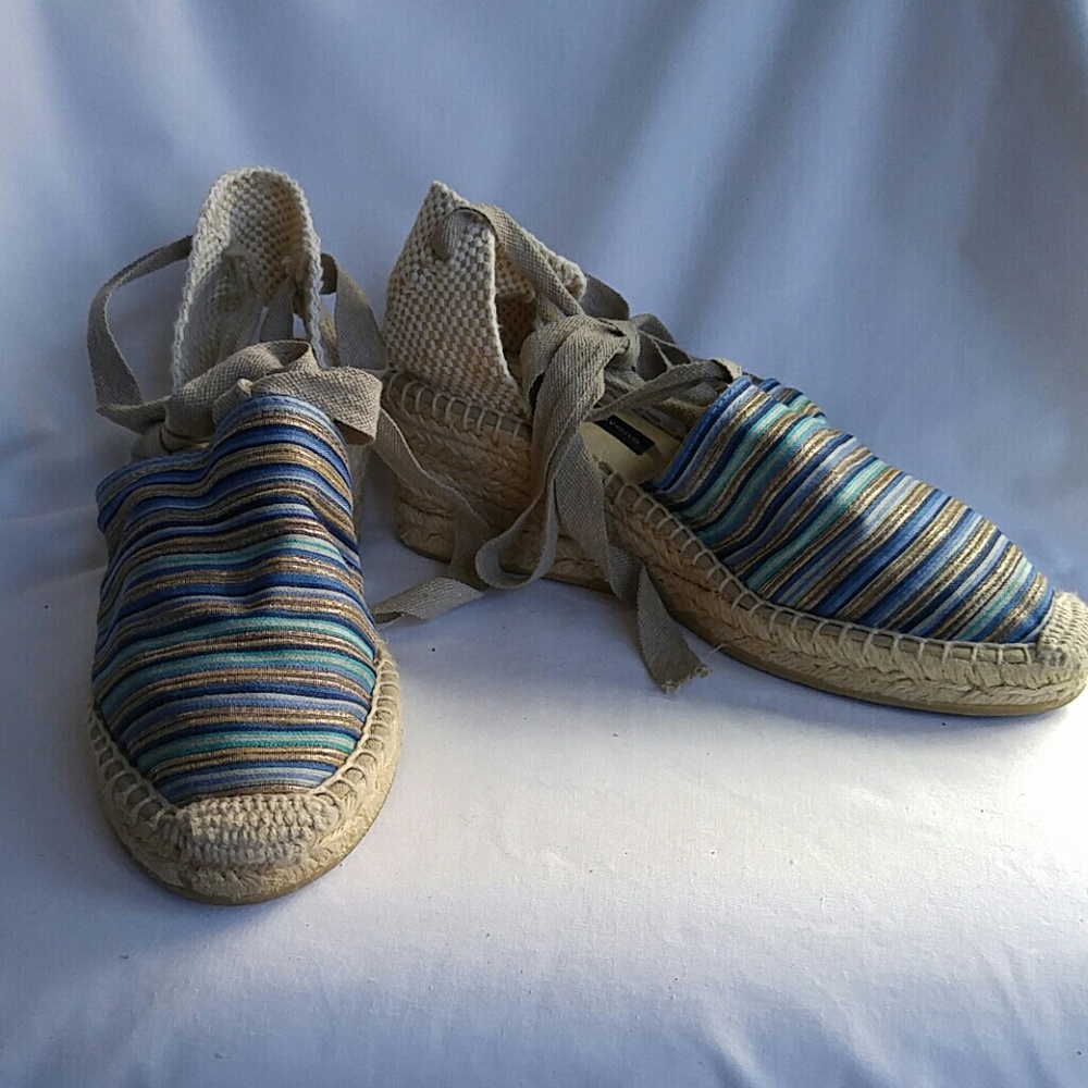 Shoes - Picture 3 of 7